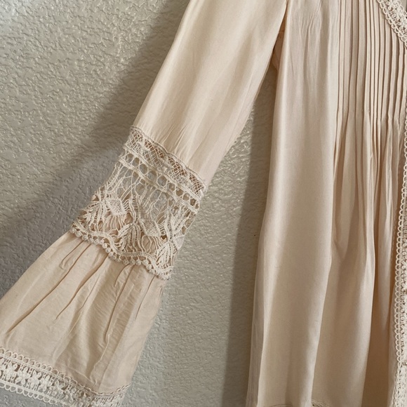 SOLITAIRE Lace Trim Tunic - Picture 5 of 16